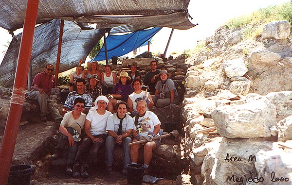 The team that worked the first 3 weeks (photo #p27)