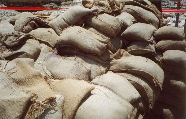 Many sandbags to fill (photo #p36)